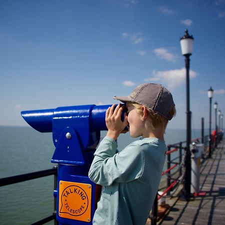 Holiday Inn Southend By Ihg Экстерьер фото
