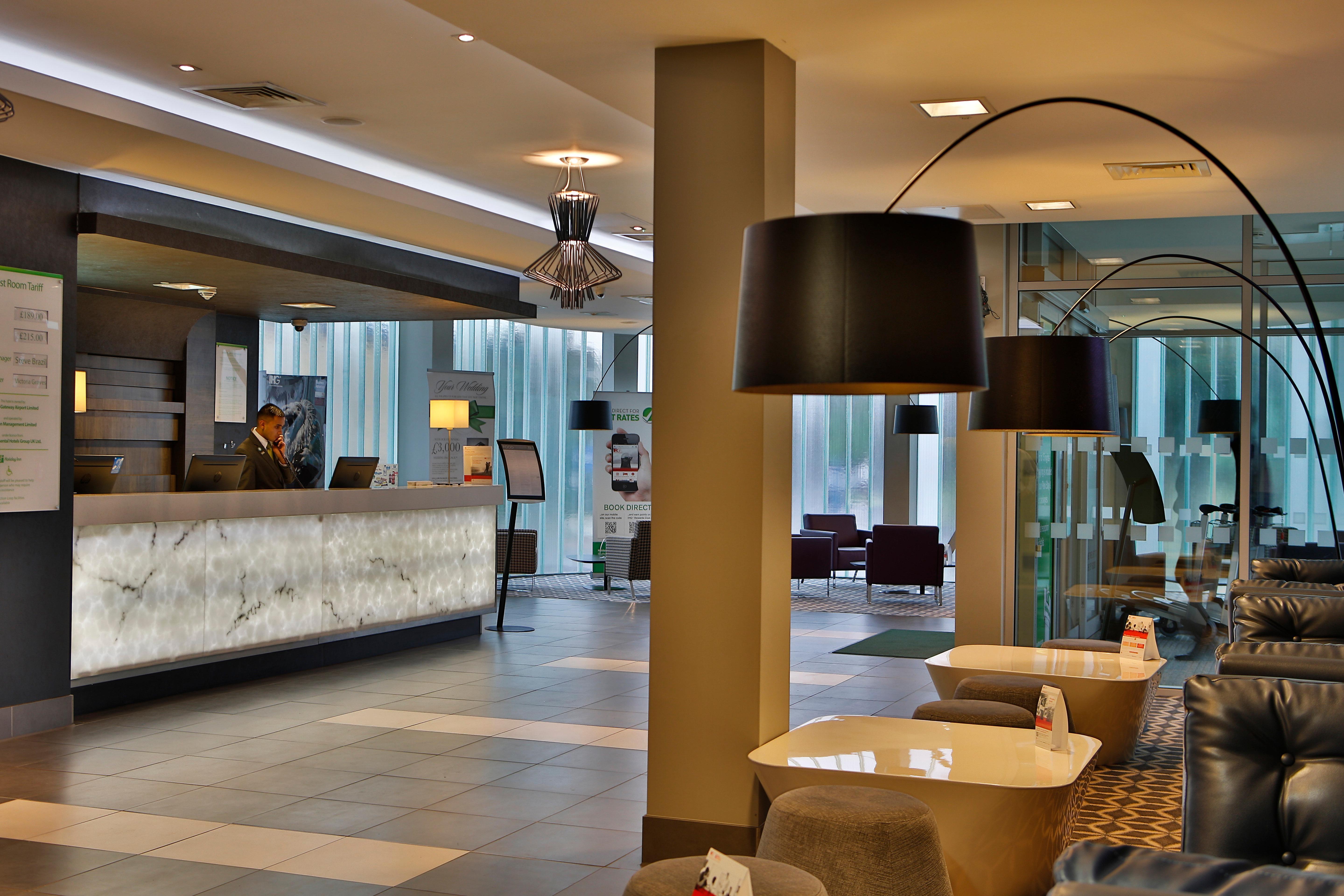 Holiday Inn Southend By Ihg Экстерьер фото