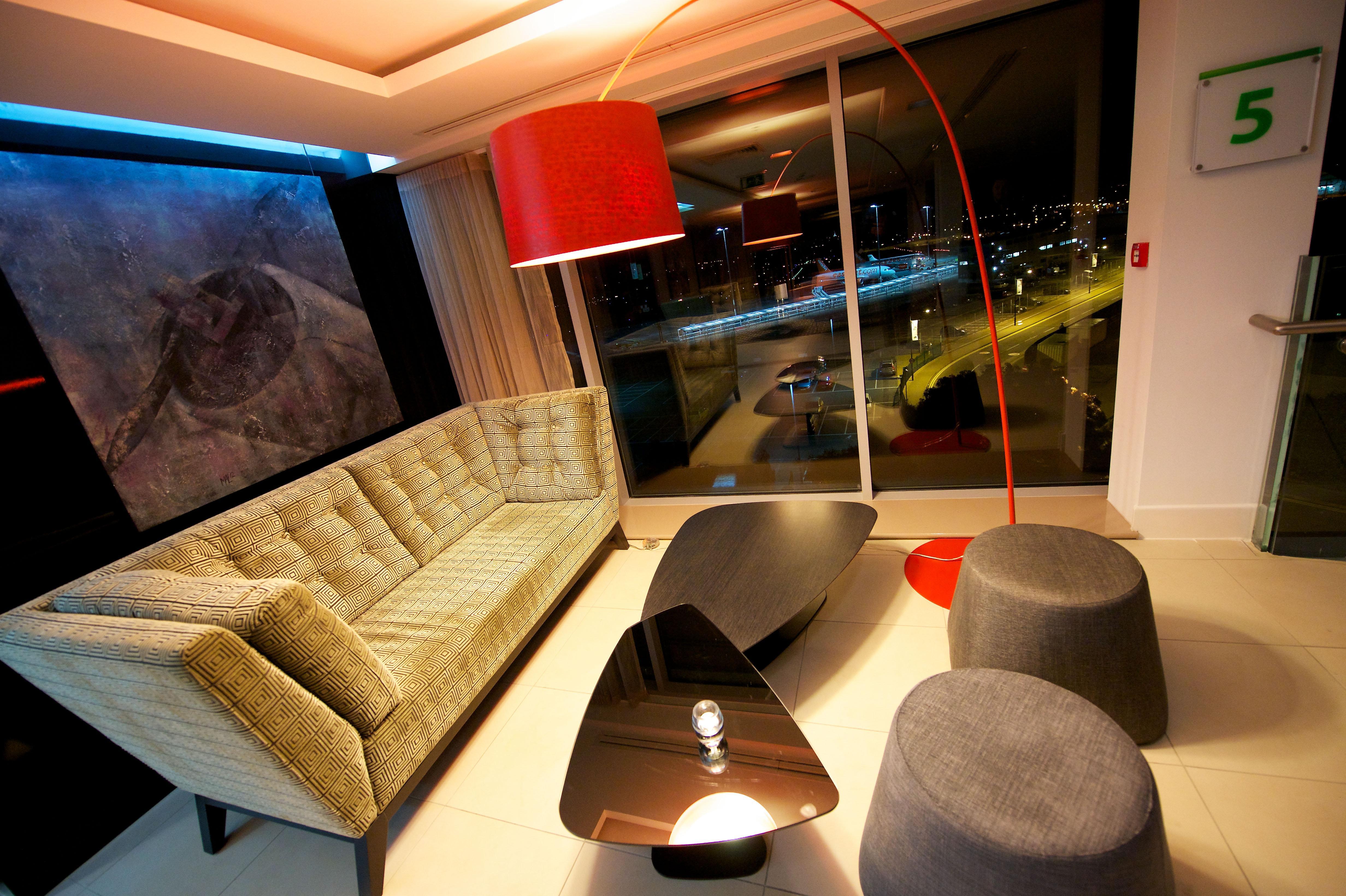 Holiday Inn Southend By Ihg Экстерьер фото