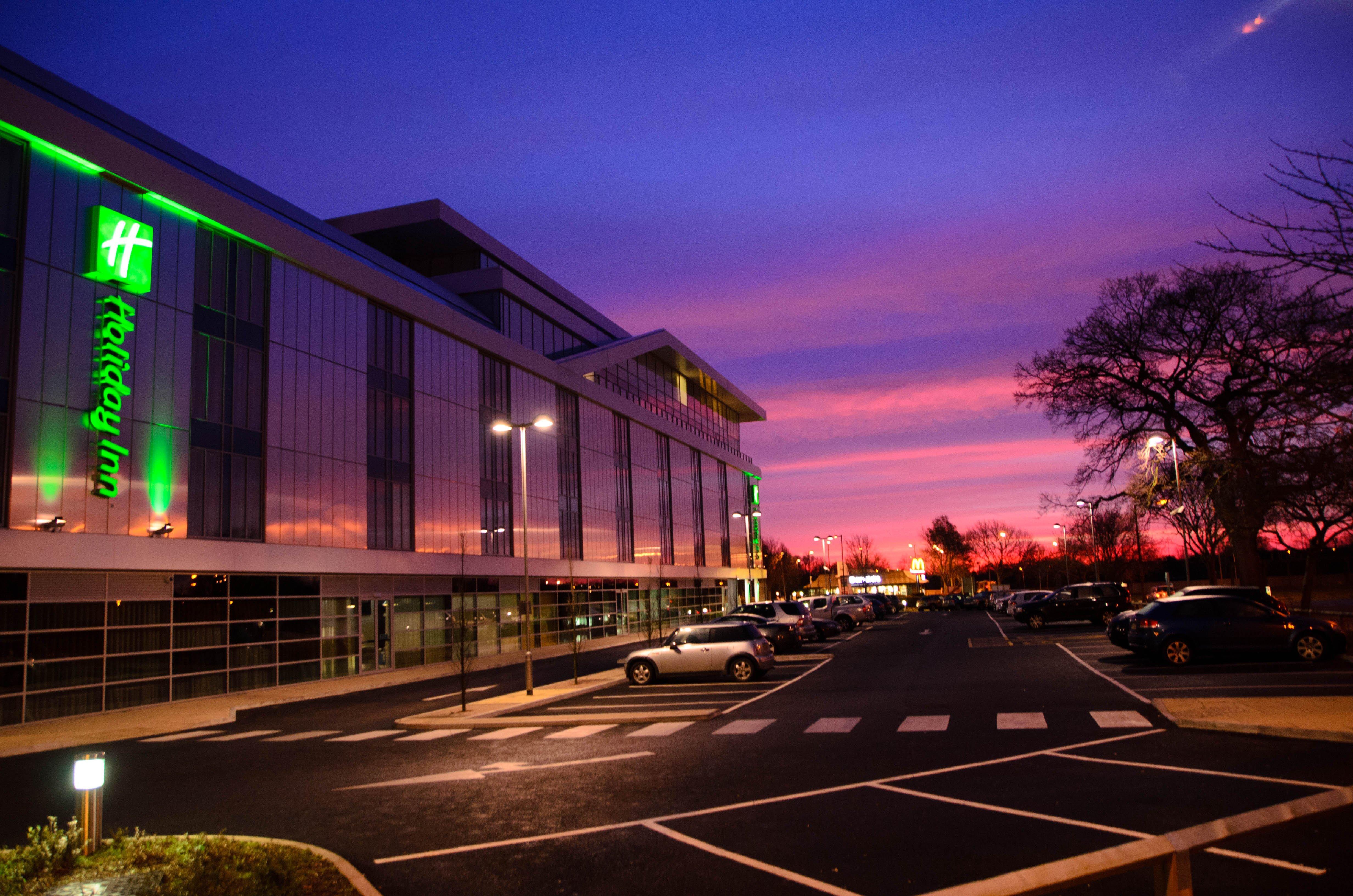 Holiday Inn Southend By Ihg Экстерьер фото
