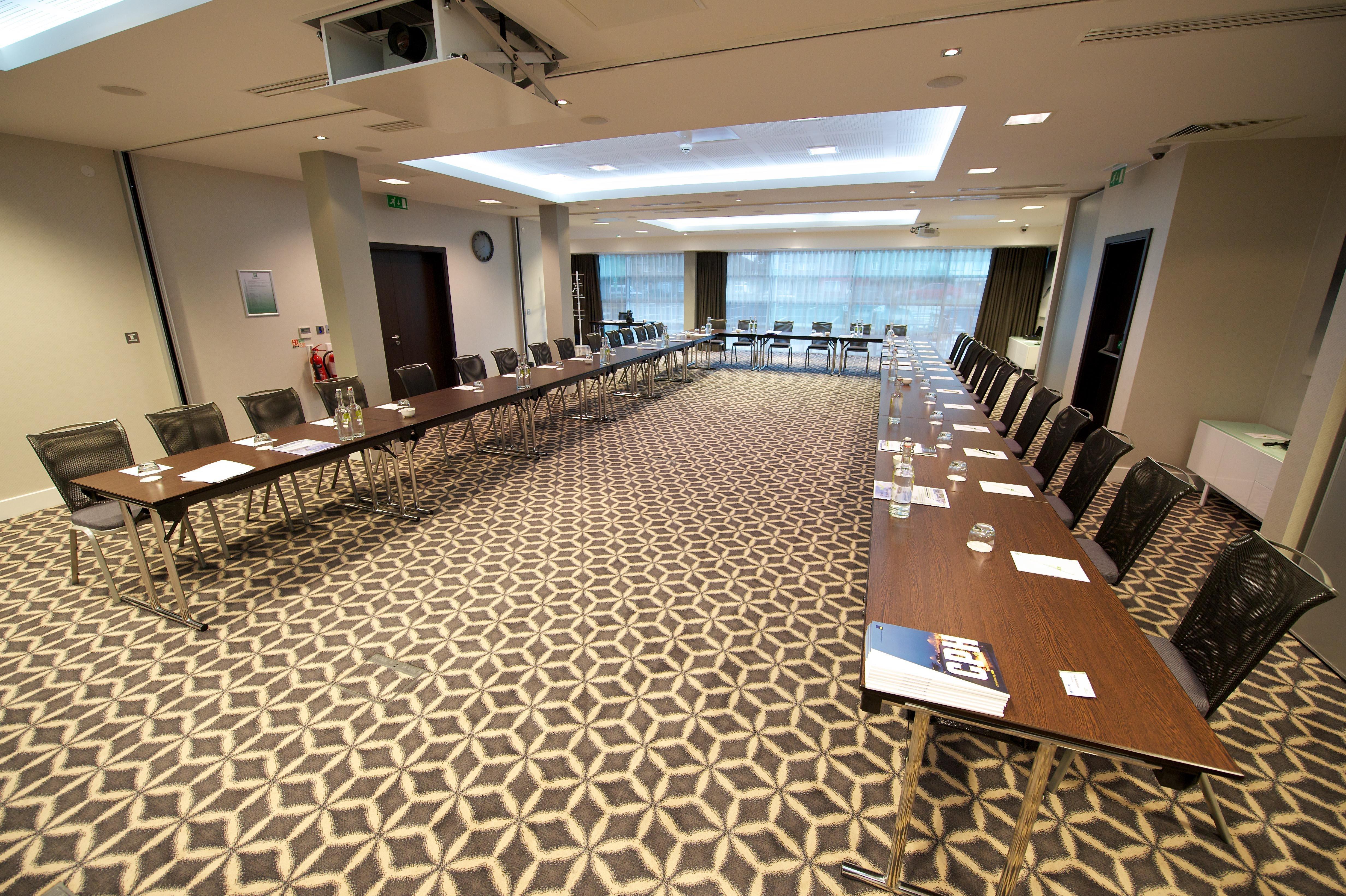 Holiday Inn Southend By Ihg Экстерьер фото