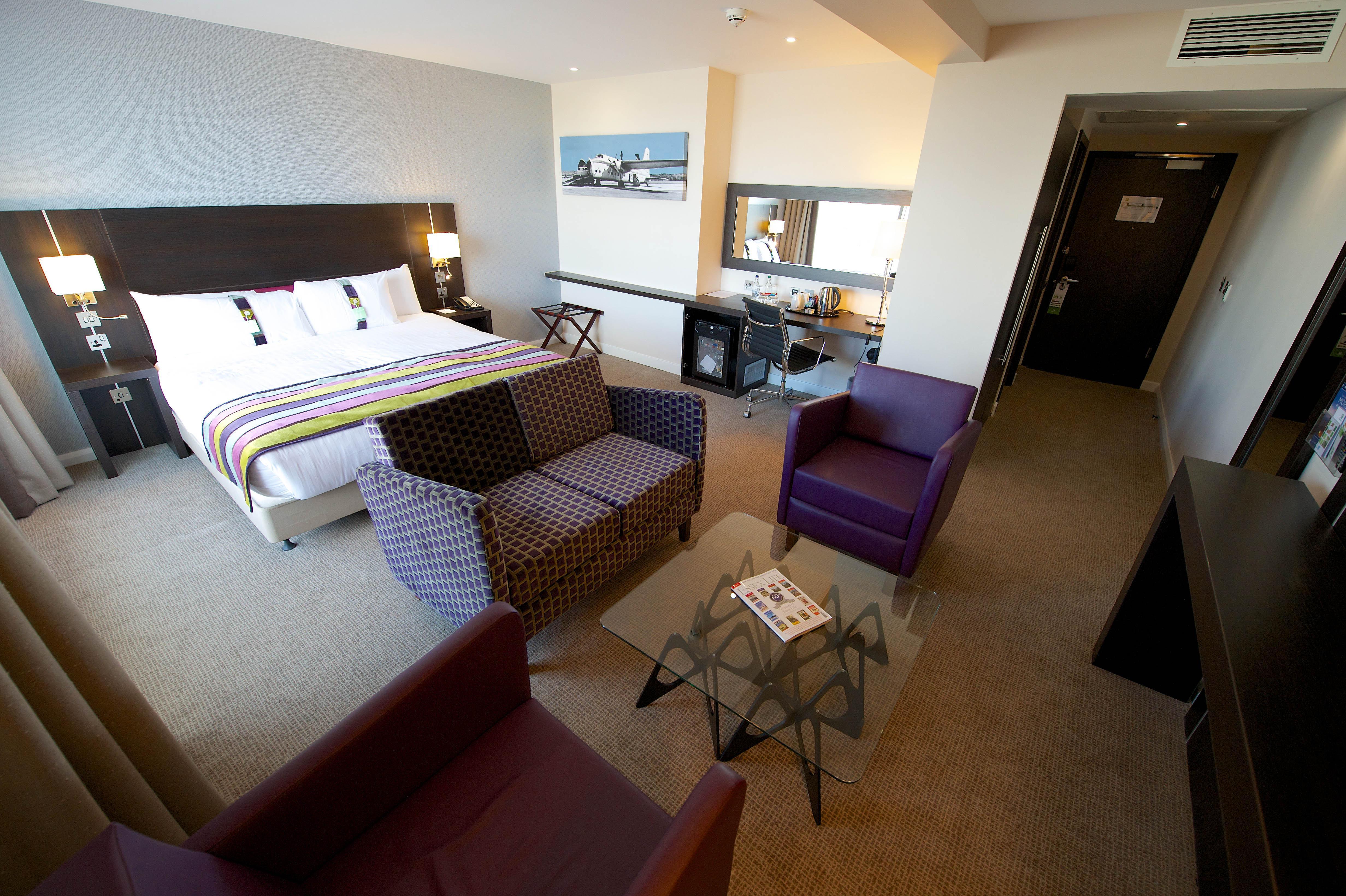 Holiday Inn Southend By Ihg Экстерьер фото